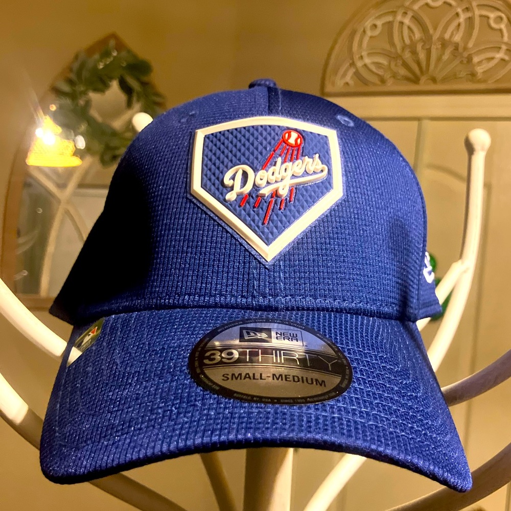 LA DODGERS ON FIELD HEAD GEAR NEW ERA 39 THIRTY SMALL-MEDIUM 2022 MLB CLUBHOUSE